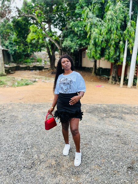 T-shirt Femme Design Contemporain