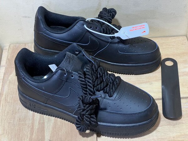 Baskets noires en cuir tendance