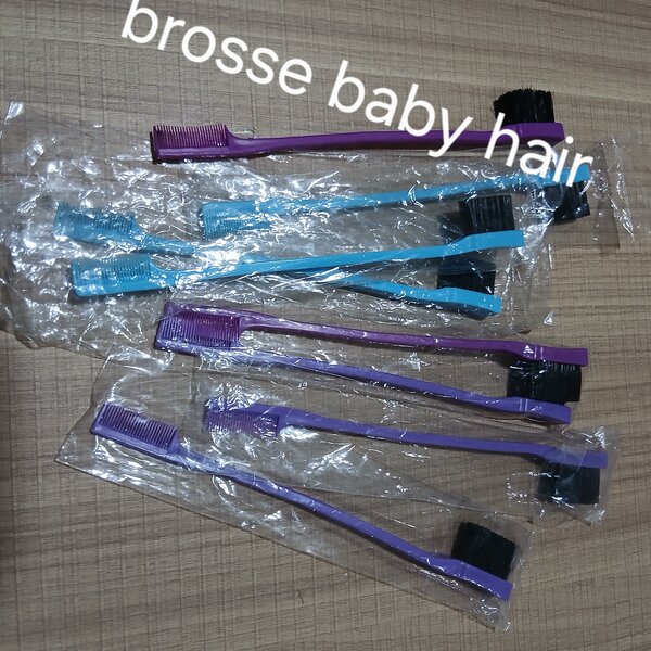 Brosse à cheveux bébé