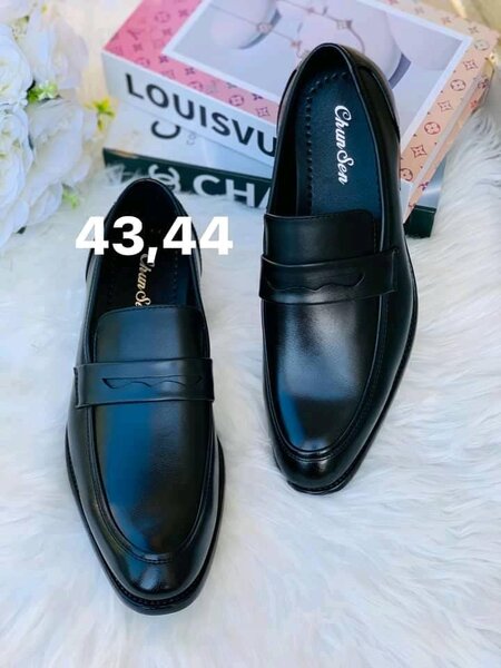 Men's classic leather shoes