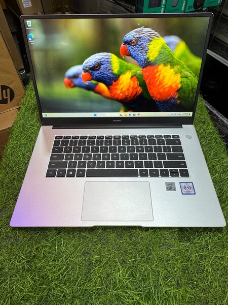 Huawei matebook (10 gen)processor intel core i3