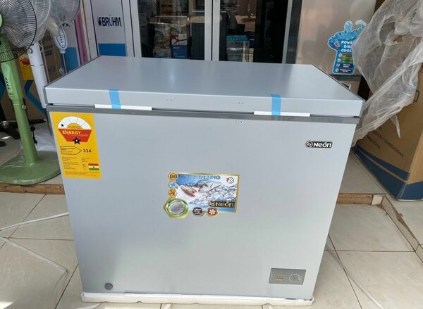 Fast  Freezing 470L Neon Chest Freezer