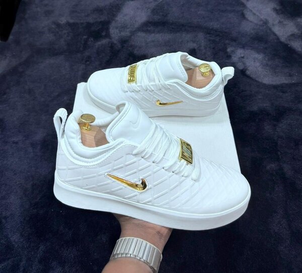 Nike disponible pour les hommes
