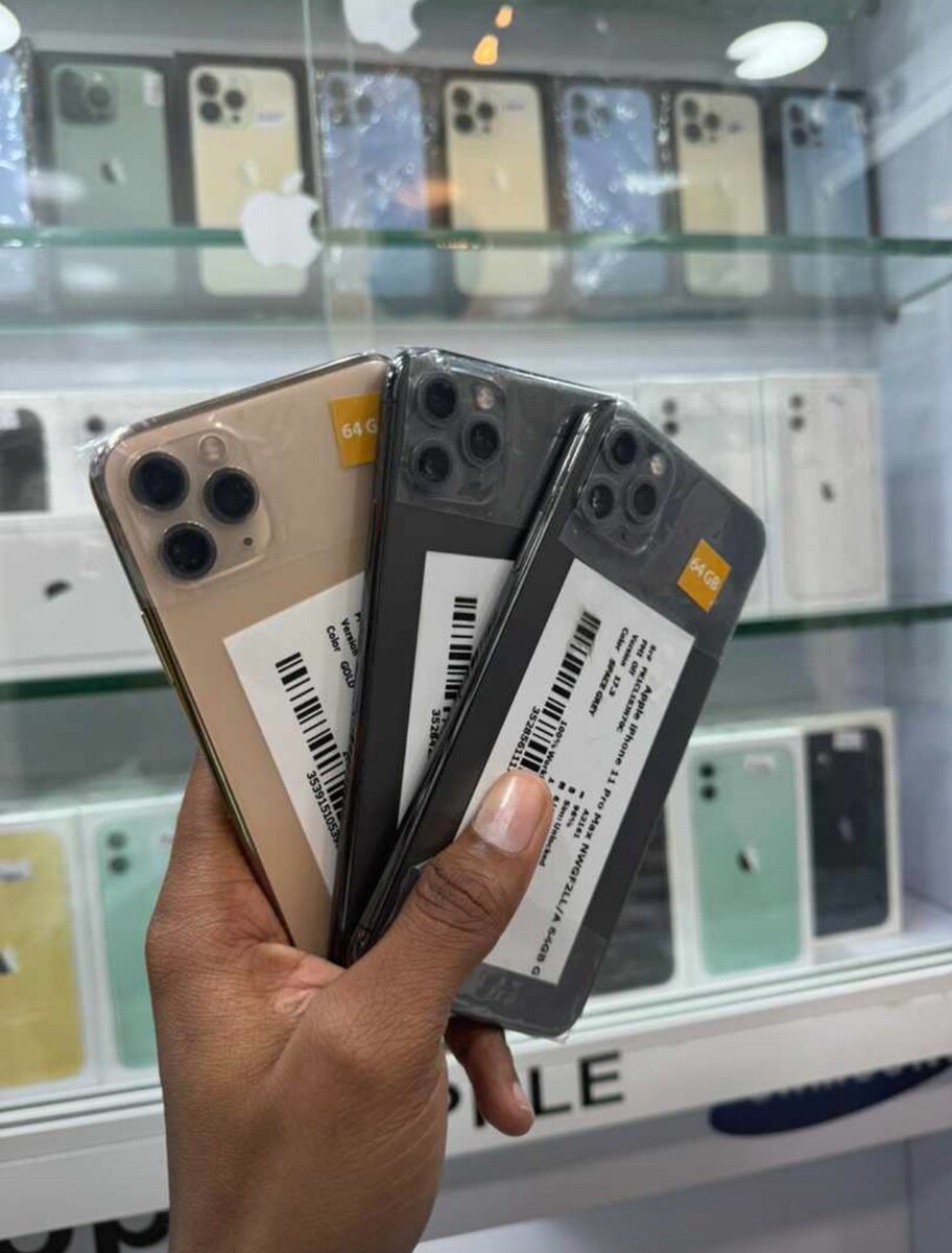 iPhone 11 Pro Max/64giga TRÈS NEUF IMPORTER ORIGINAL