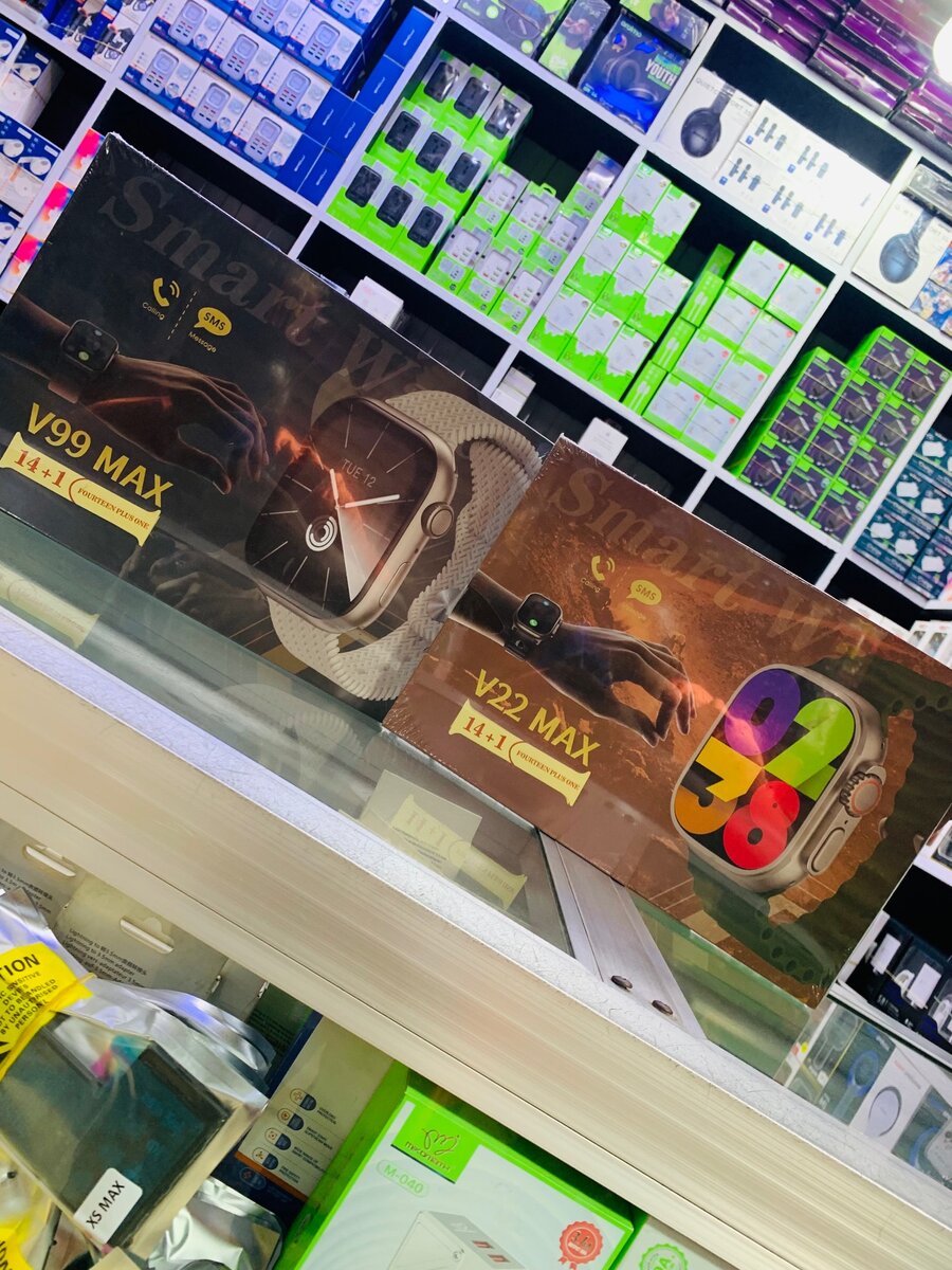 V699 MAX  vs V22 MAX