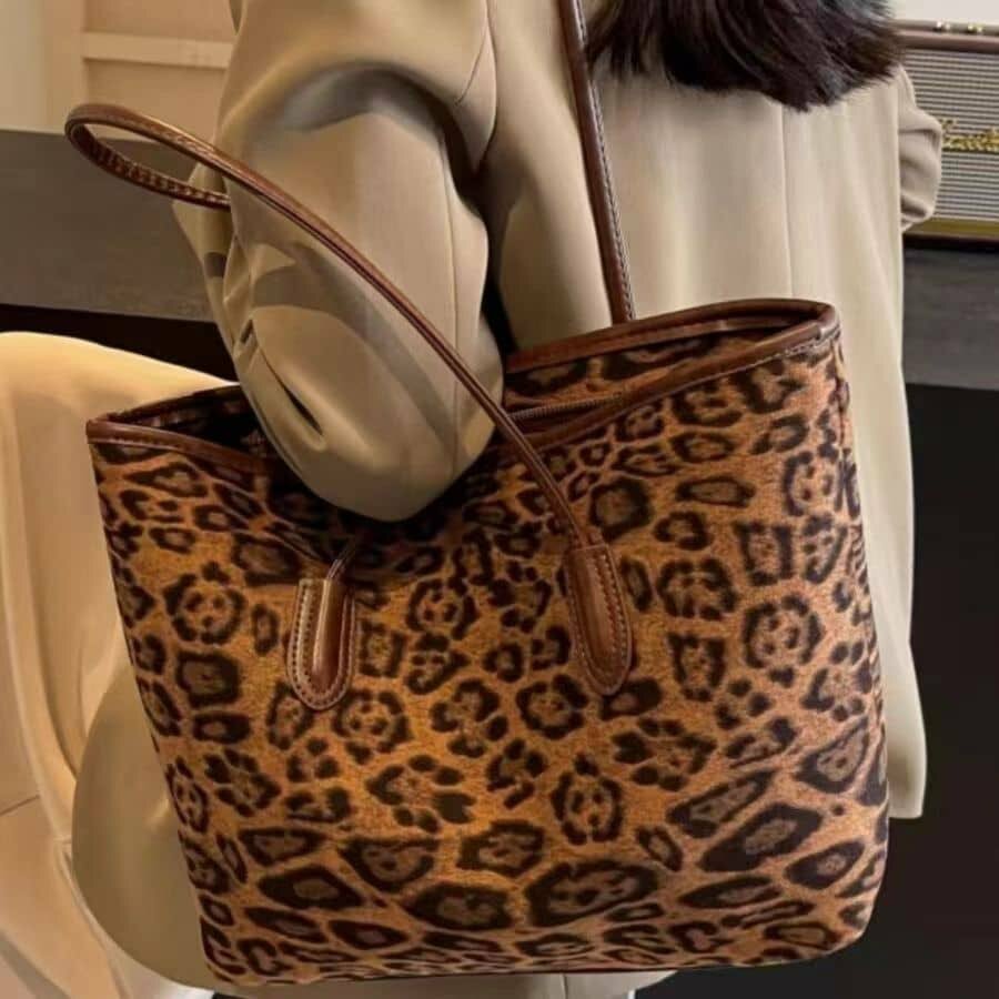 Beautiful hand bag
