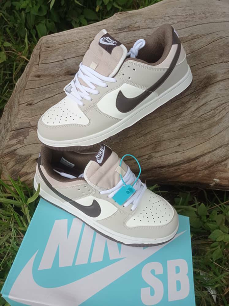 Chaussure NIKE SB DUNK blanc brun