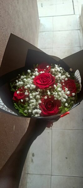 Bouquet de roses rouges élégantes