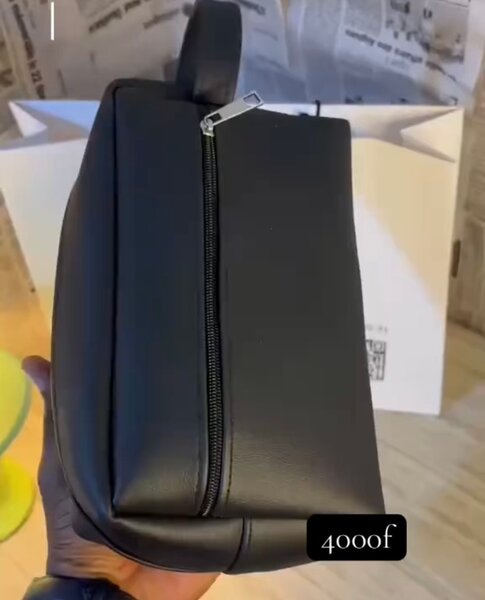 Sac banane en cuir noir