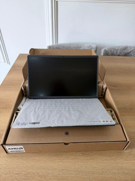 Ordinateur portable Dell 15AMD