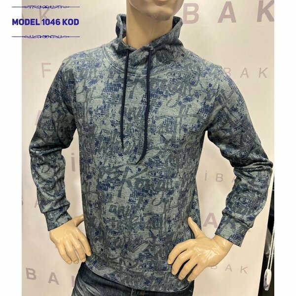 Кофта с поднятым воротом и завязками