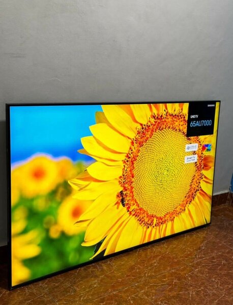 Samsung Crystal UHD 65 inches TV