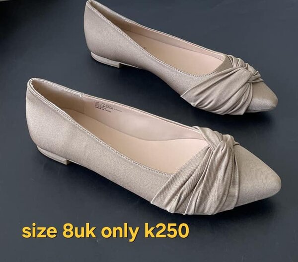 Beige heel pointed toe Ballet Flats