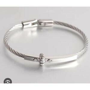 Bracelet en acier inoxydable élégant