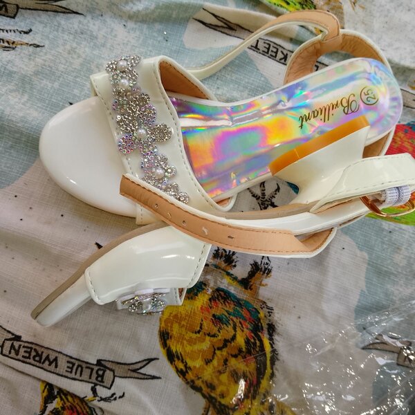 Sandales blanches élégantes