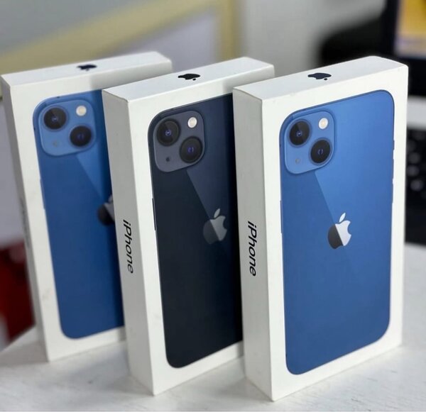 iPhone 15 Vert et Bleu