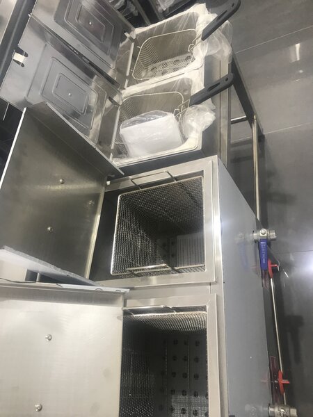 GAS AND ELECTRIC FREYERS