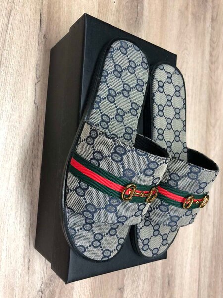 Gucci slippers