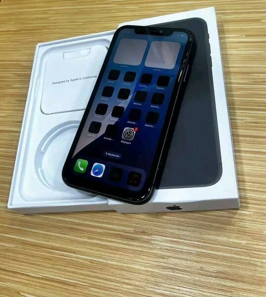 iPhone 11 simple noir 64giga