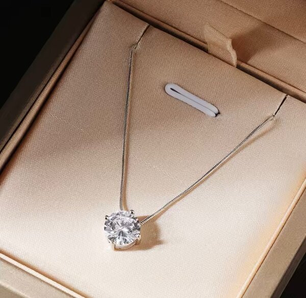 Chaîne avec pierre masonite 0.50ct en argent