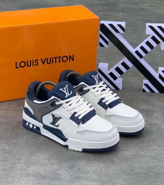 LOUIS VUITTON CLASSIC