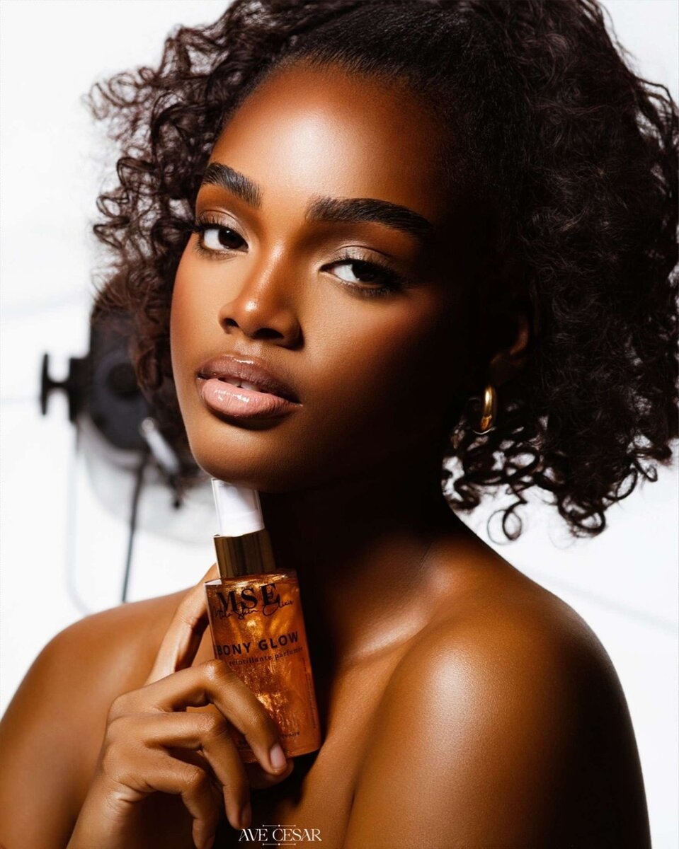 Huile scintillante ebony glow