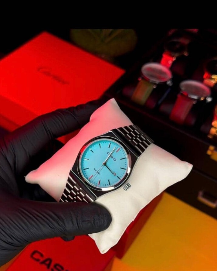 Montre élégante en acier Casio