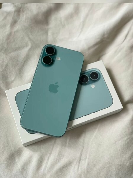 iPhone 16