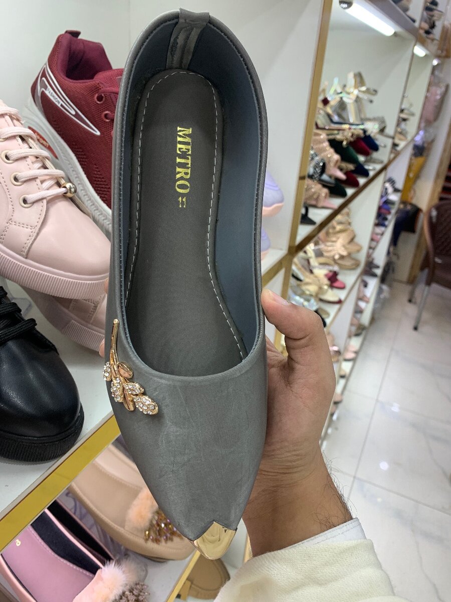 Ladies Metro Pump Gray Color