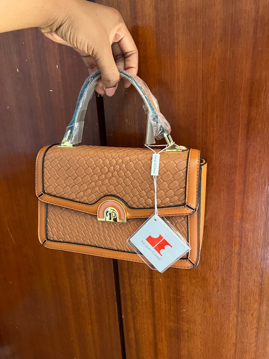 Sac à main en cuir tressé