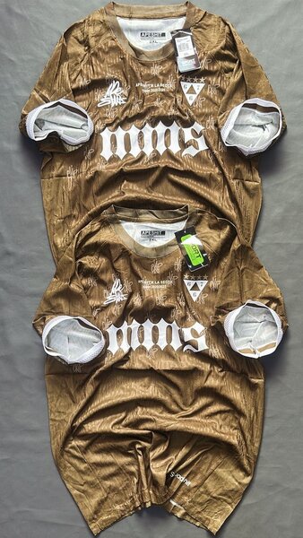 Maillots de football colorés