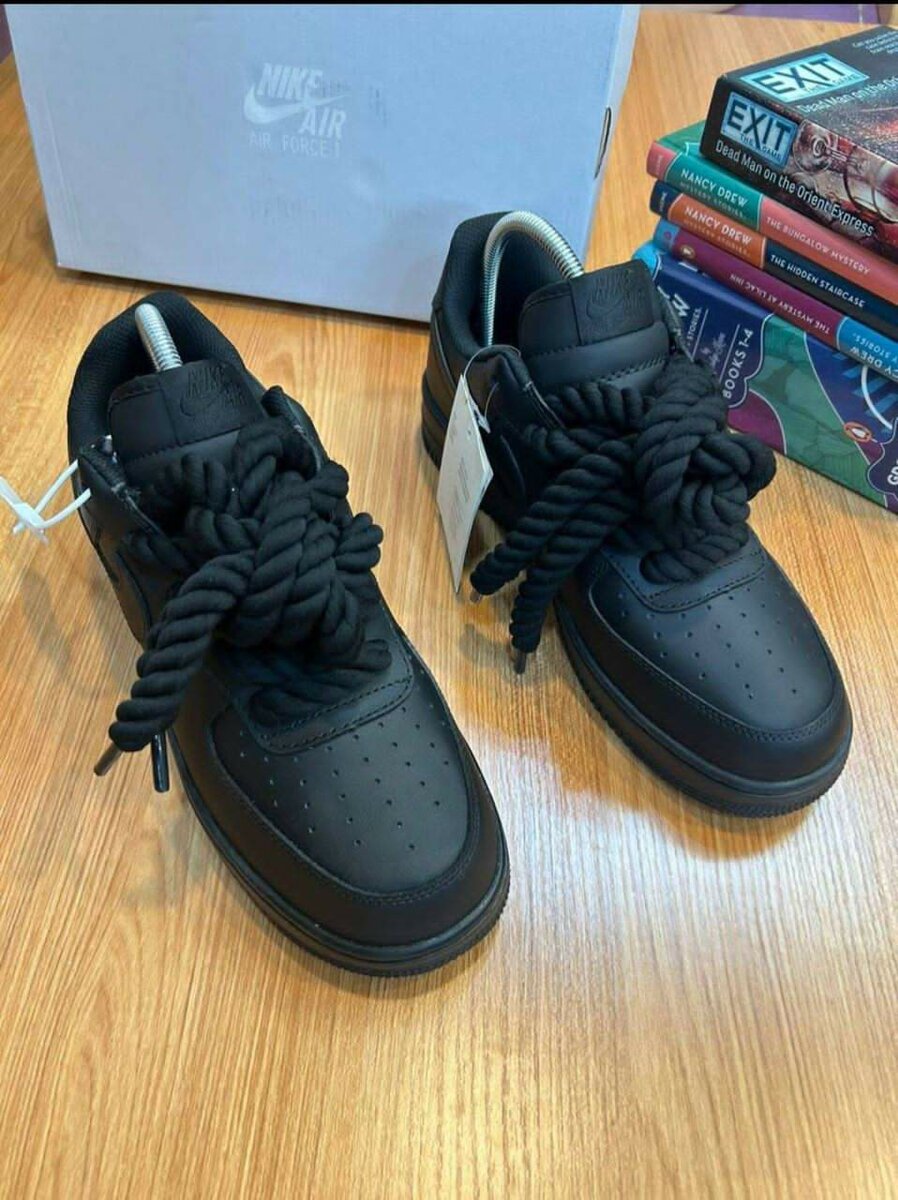 Nike air force noir gros lacets original