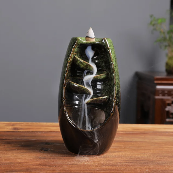 Brûleur d'encens à cascades