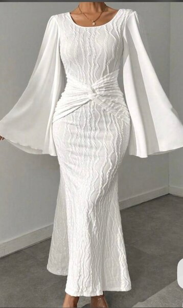 Robe longue blanche élégante