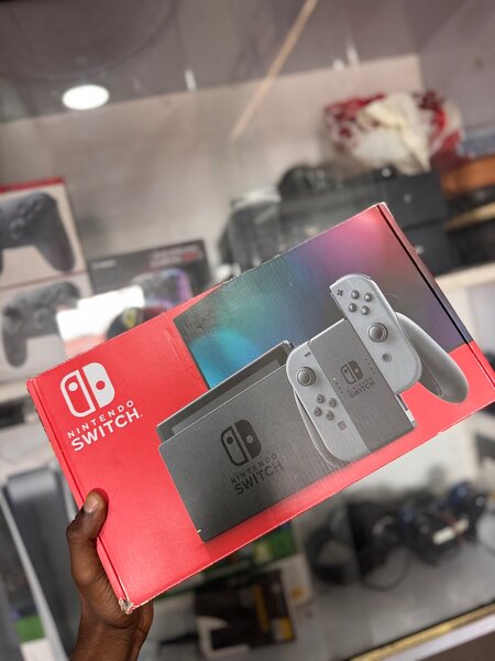 Nintendo switch quasi neuve 11 jeux