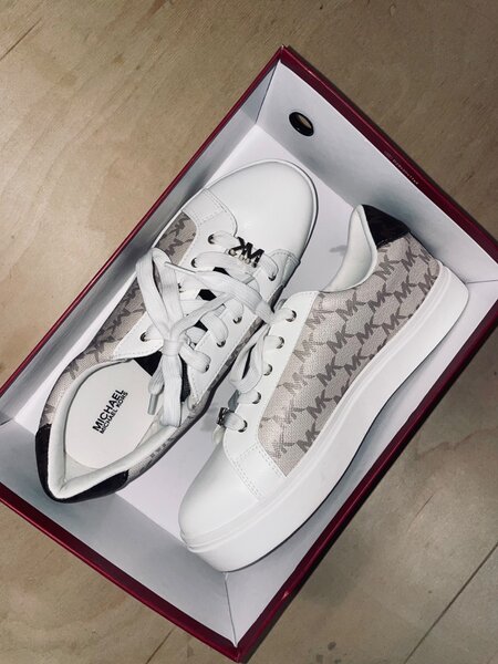 новые кеды MK