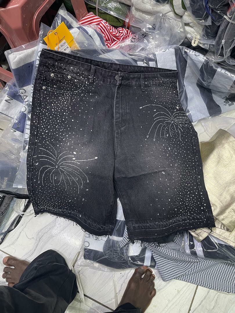 Shorts en jean à motifs