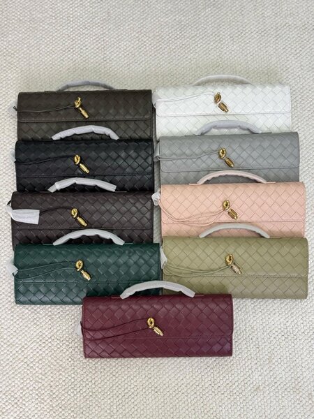 Pochette tissée élégante