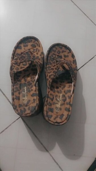 Sandales à imprimé léopard