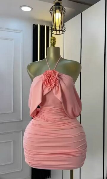 Robe de soirée rose élégante