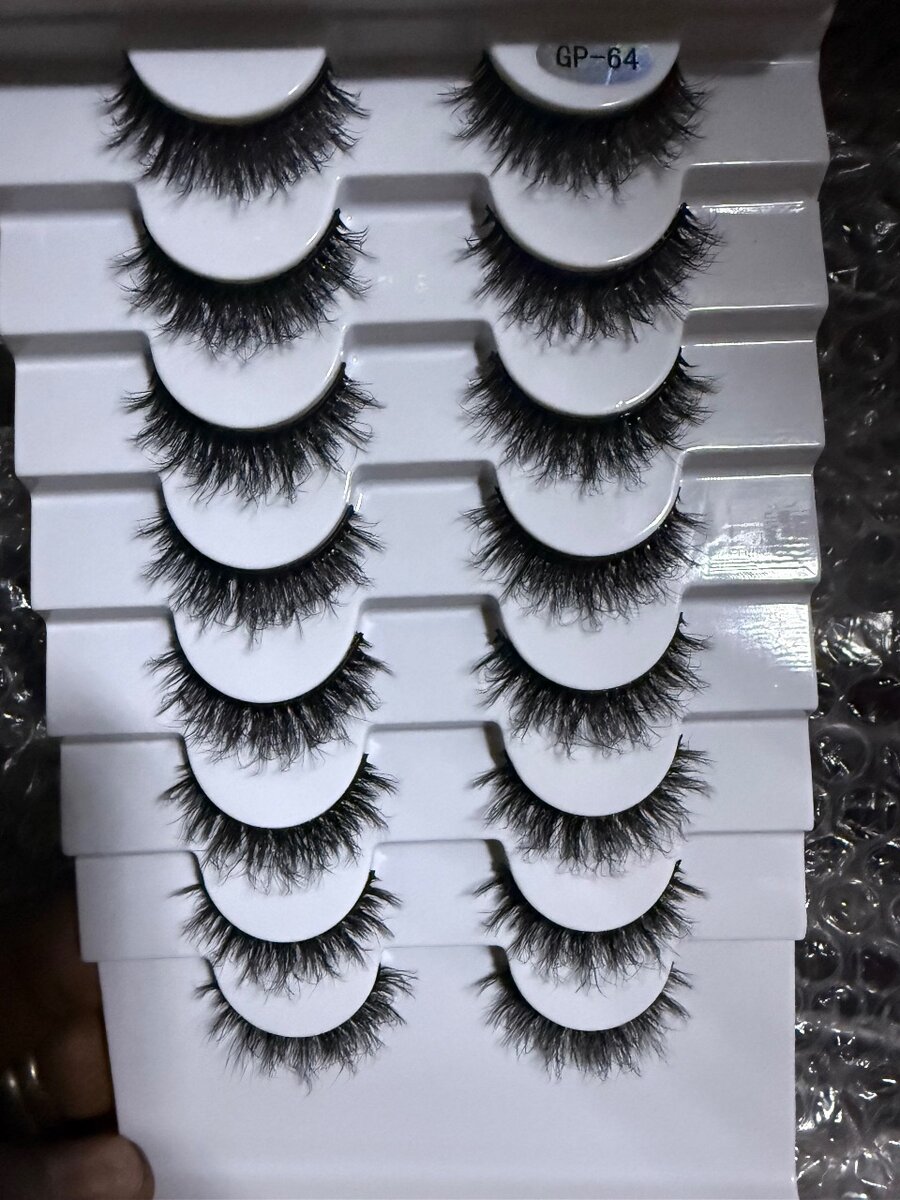 Faux cils volumineux glam