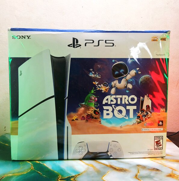 PS5 Astro Bot 8 jeux intégré