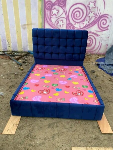 Lit Moderne avec Tête de Lit