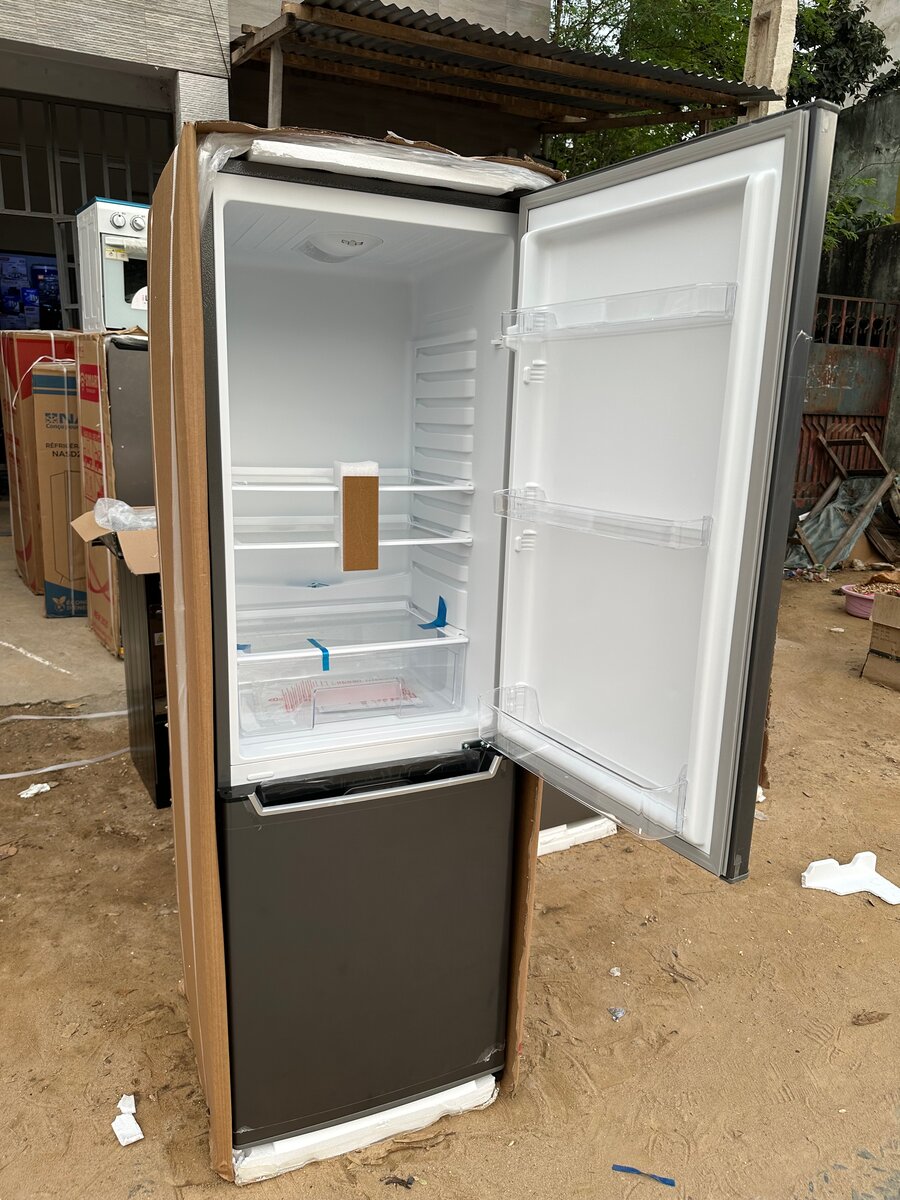 Réfrigérateur moderne 2 portes