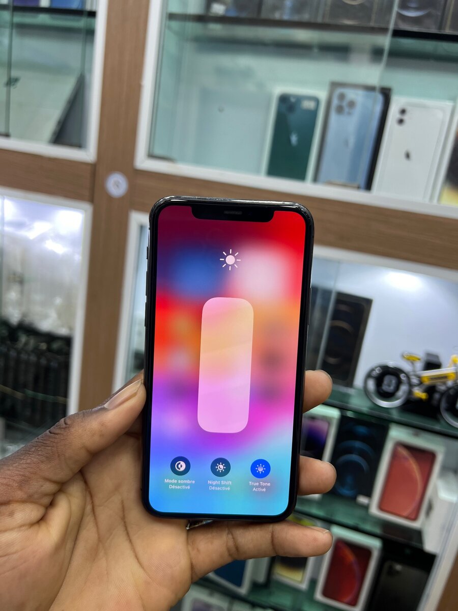 iPhone 11 Pro 64gb quasi neuf importé