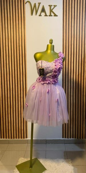 Robe cocktail fleurs violette