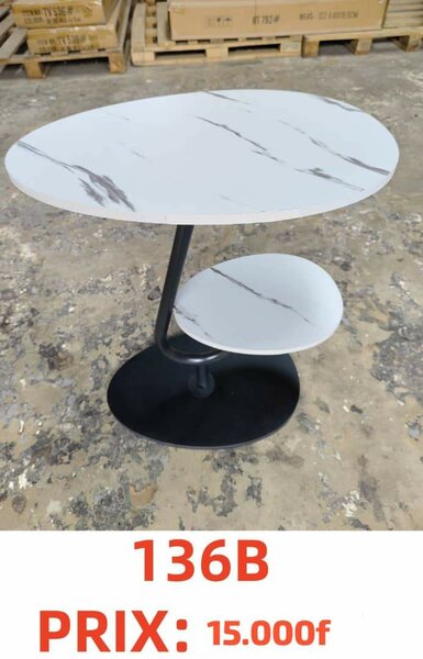 Table d'appoint moderne élégante