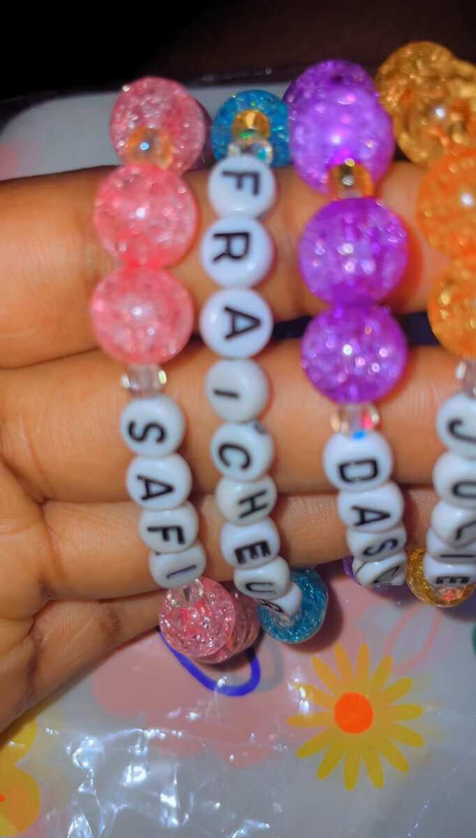 Bracelets personnalisés colorés