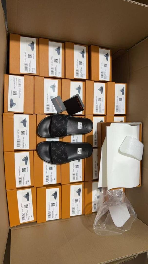 Claquettes Louis Vuitton élégantes