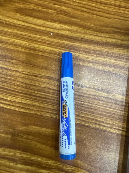 Marqueur blanc BIC bleu